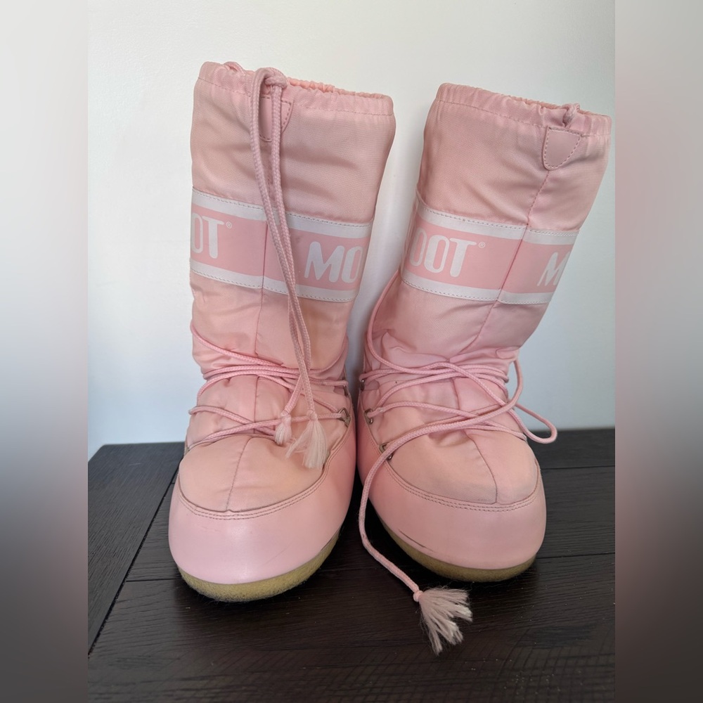Moon Boots Icon - Bisque - AUTHENTIC - SIZE 7.5